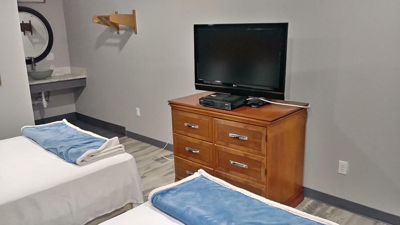 The Carasaljo Motel Lakewood Ngoại thất bức ảnh