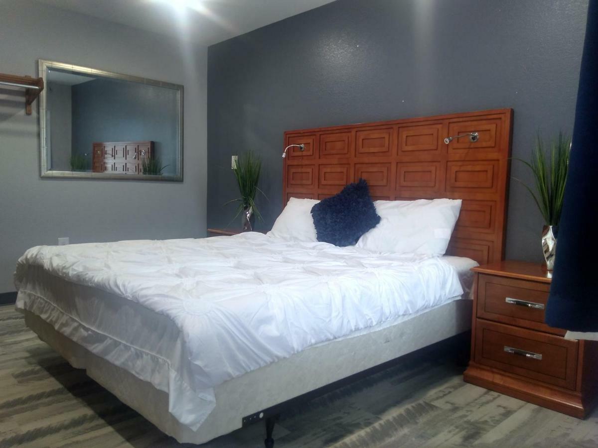The Carasaljo Motel Lakewood Ngoại thất bức ảnh