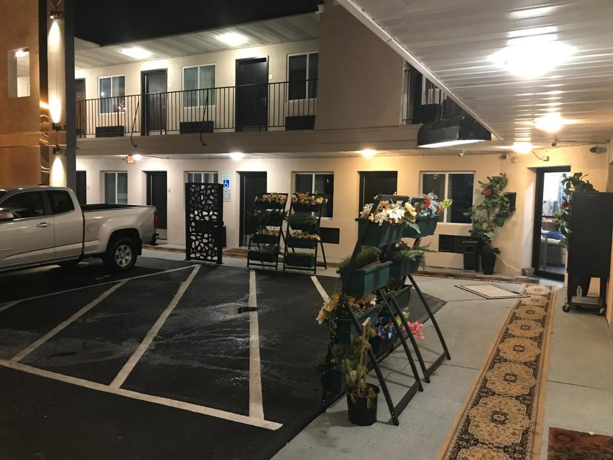 The Carasaljo Motel Lakewood Ngoại thất bức ảnh